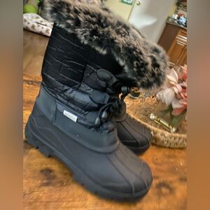 APRES WOMEN'S WINTER BOOT Size 10